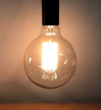 El Gobierno cambiará el sistema de cálculo de la tarifa regulada de la luz